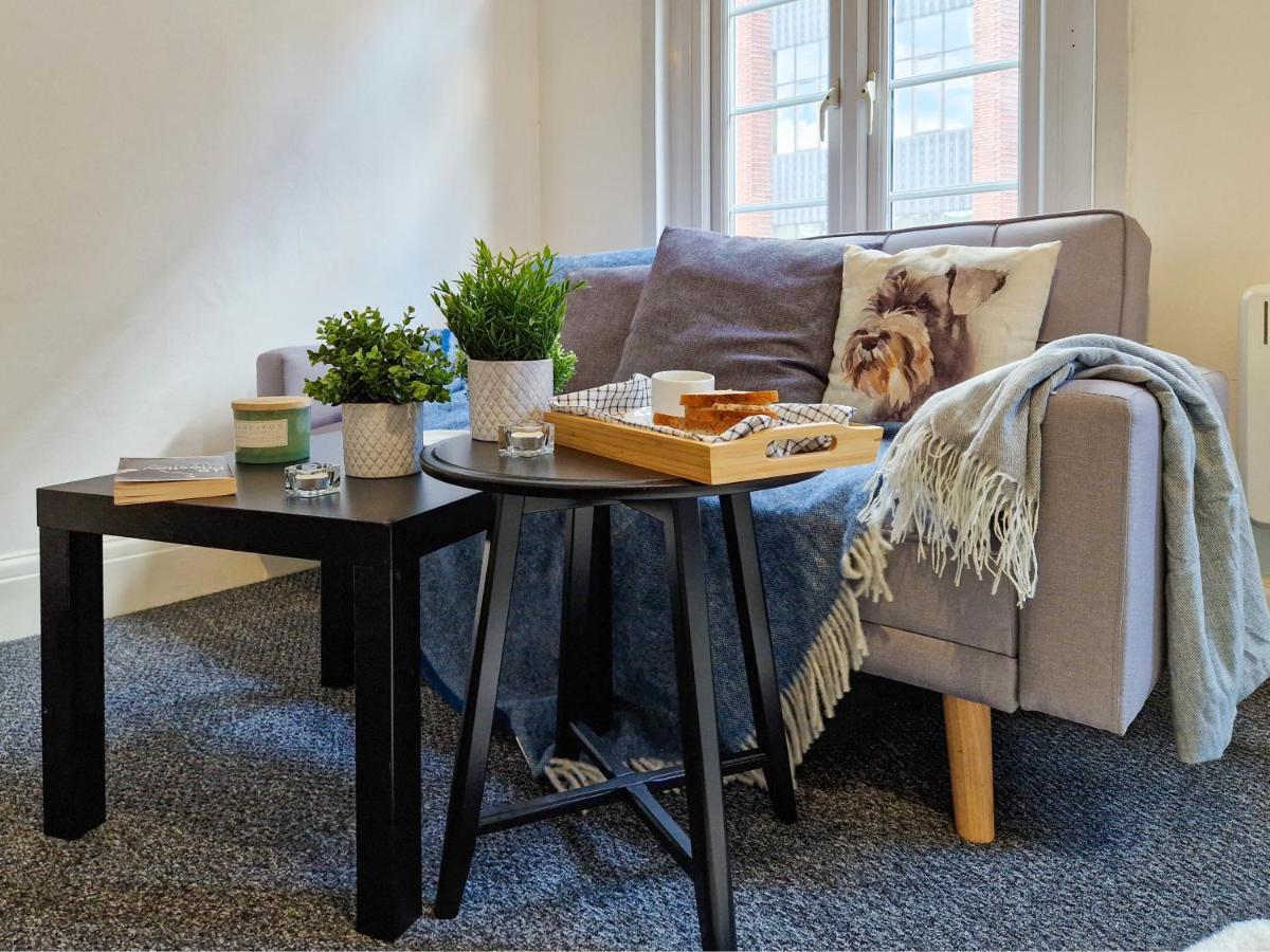 Spacious Room With Sofa Londra Dış mekan fotoğraf